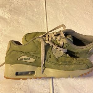 Nike AirMax olive green
